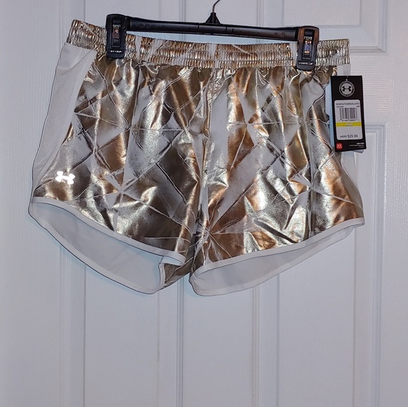 Under Armour Pants - Under Armour Shorts Size Medium